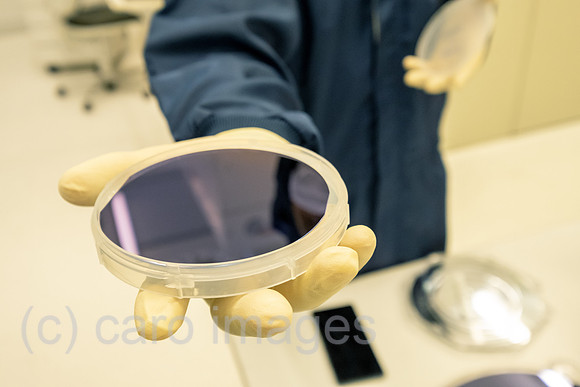 Deutschland, Hannover - Laboratorium fuer Nano- und Quantenengineering (LNQE), interdisziplinaeres Forschungszentrum der Leibniz Universitaet Hannover