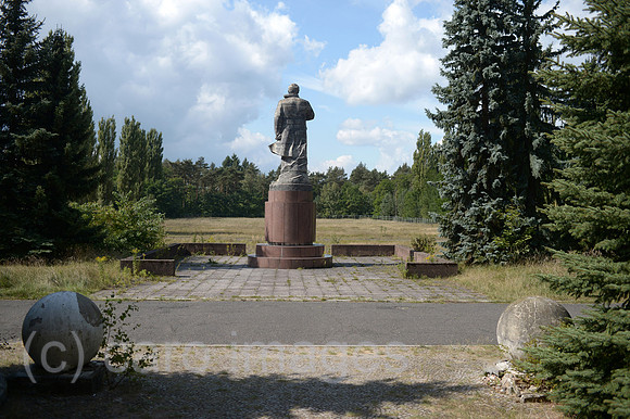 0MW140825D011CAROE.JPG
