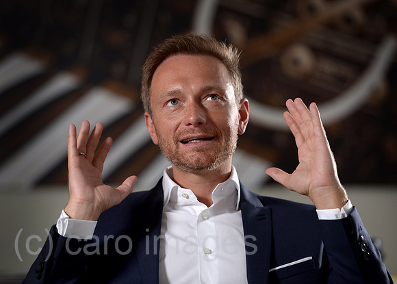 0MW160715D003CAROE.JPG