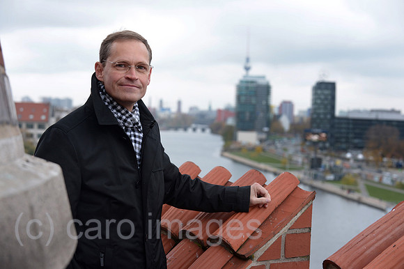 0MW141106D006CAROE.JPG