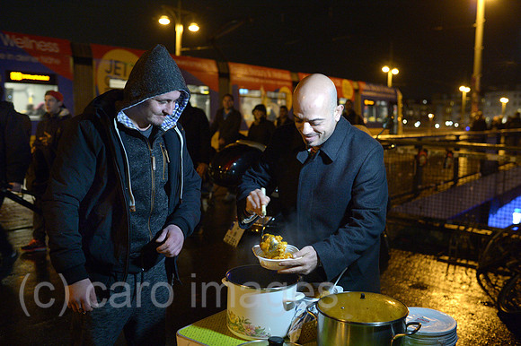 0MW151128D002CAROE.JPG