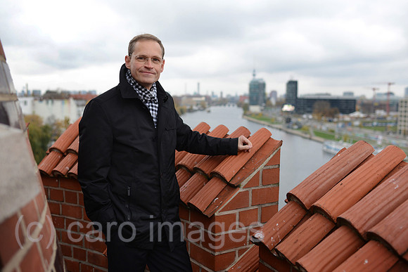 0MW141106D009CAROE.JPG