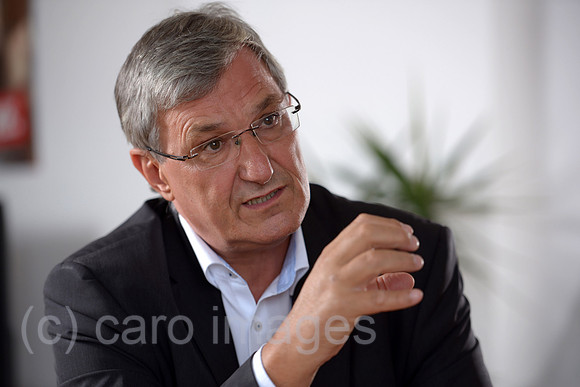 0MW160823D004CAROE.JPG