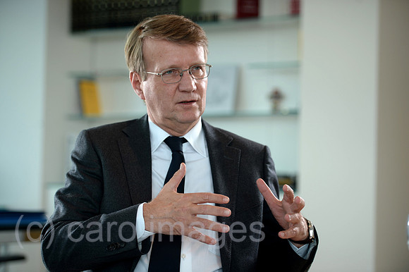 0MW160224D003CAROE.JPG