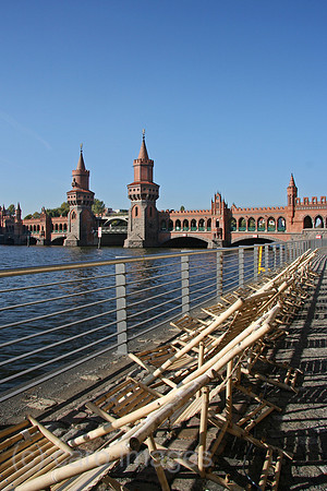 00P051019D015CAROE.JPG