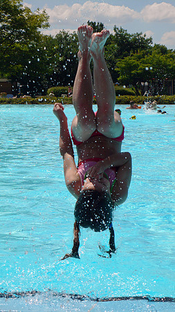 00S080724D042CARO.JPG