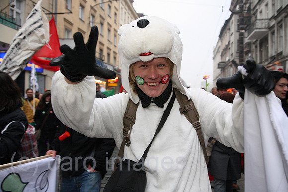 00A081206D093CAROE.JPG