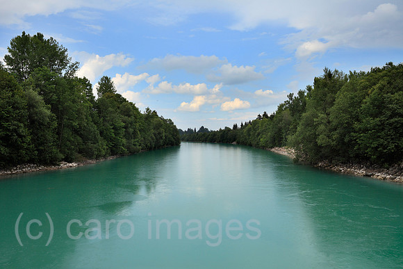 00P110727D174CAROE.JPG
