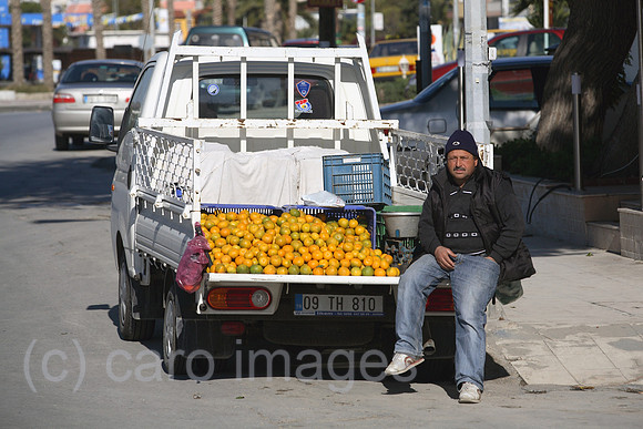 00S061114D007CAROE.JPG