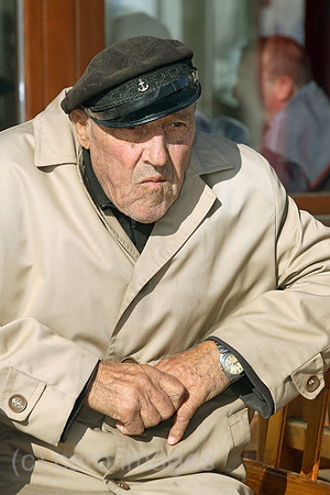 00S061112D058CAROE.JPG