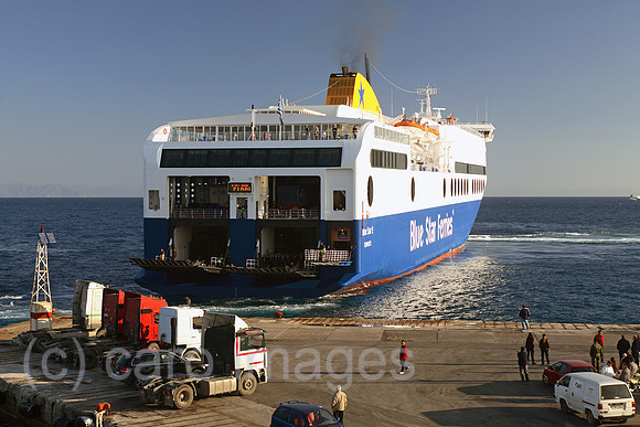 00S061116D001CAROE.JPG