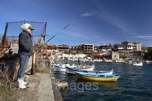 00S061112D057CAROE.JPG