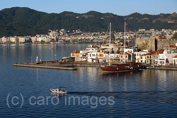 00S061115D002CAROE.JPG