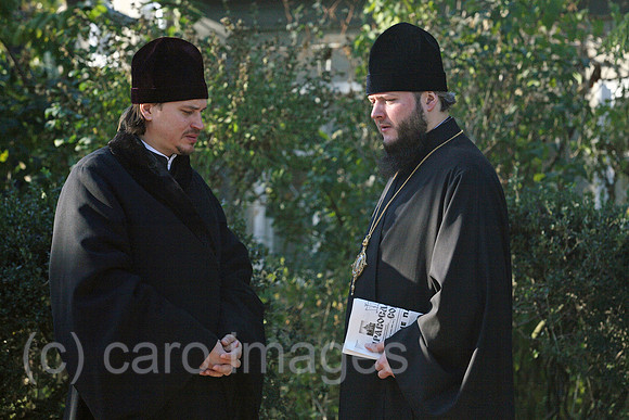 00S061110D025CAROE.JPG