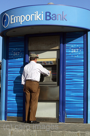 00S061116D024CAROE.JPG