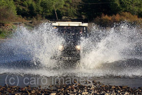 00S061115D056CAROE.JPG