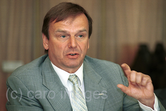 00L042703CARO.JPG