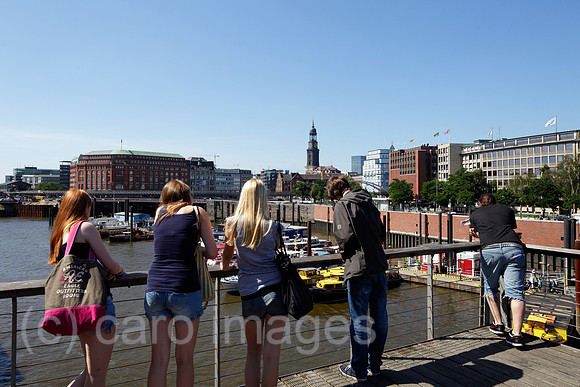 00P110802D212CAROE.JPG