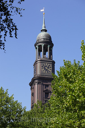 00P110802D217CAROE.JPG