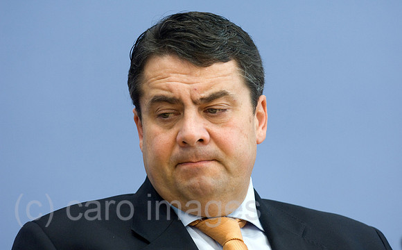 00Y071121D060CARO.JPG