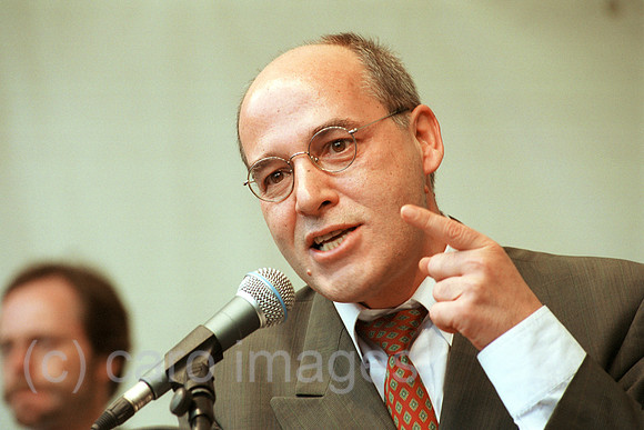 00M119636CARO.JPG