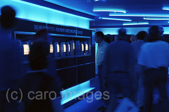 00M120401CARO.JPG