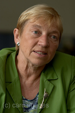 0KH041020D009CARO.JPG