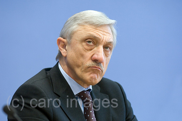 00Y070129D016CARO.JPG
