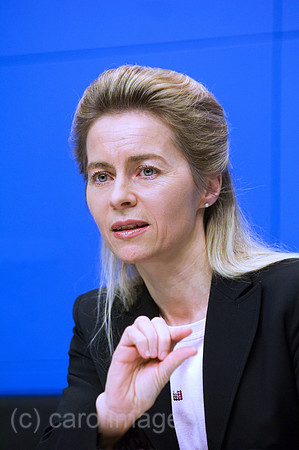 00Y070124D003CARO.JPG