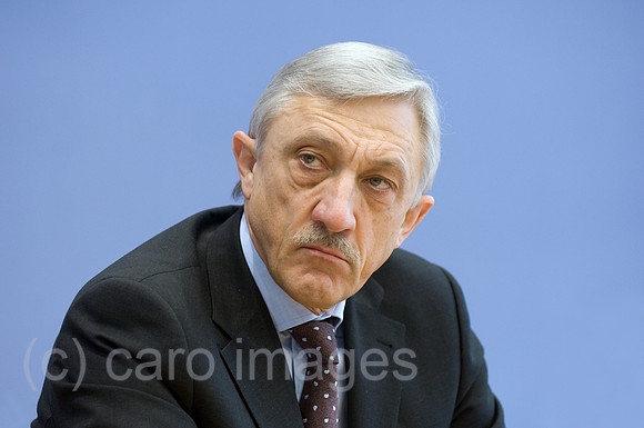 00Y070129D015CARO.JPG