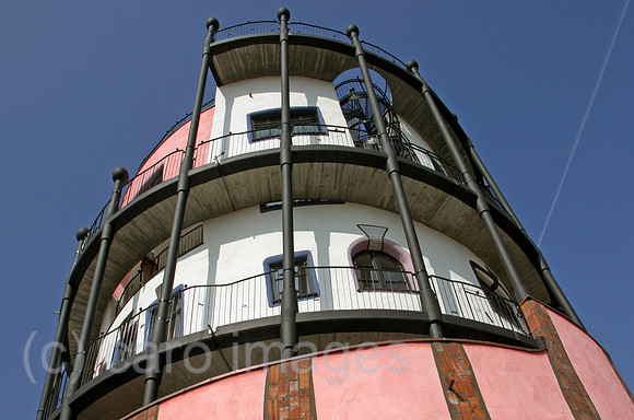 00S060425D704CAROE.JPG