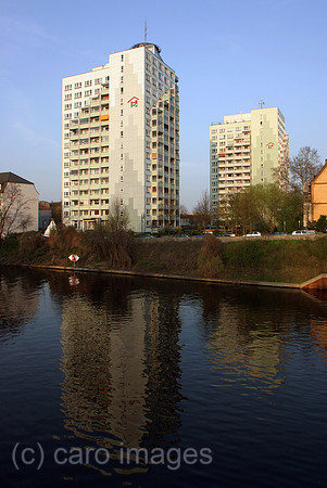 00S060425D717CAROE.JPG