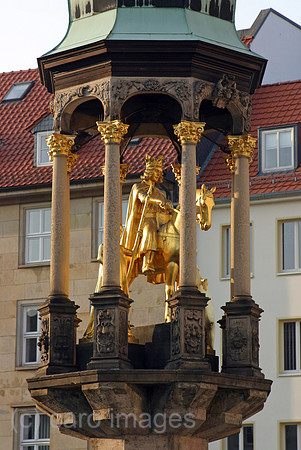 00S060425D714CAROE.JPG