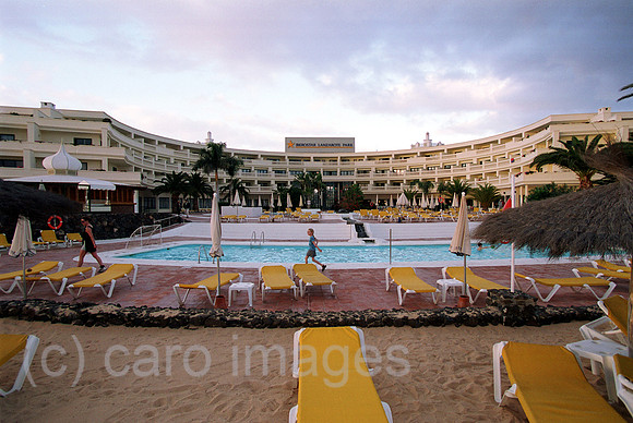 00M074008CARO.JPG