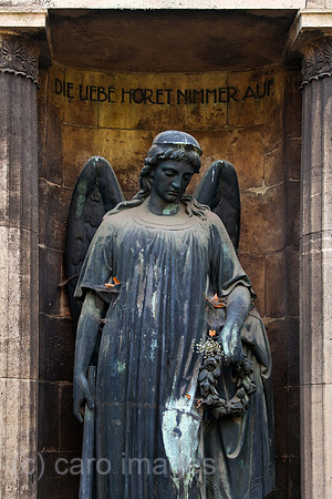0BG111121D045CAROE.JPG