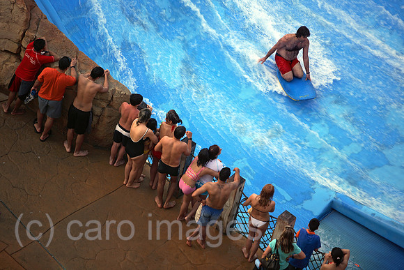 00S070326D009CAROE.JPG