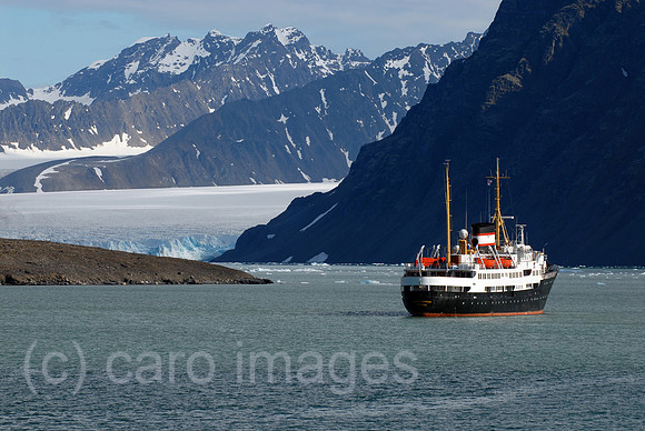 00K060715D032CAROE.JPG