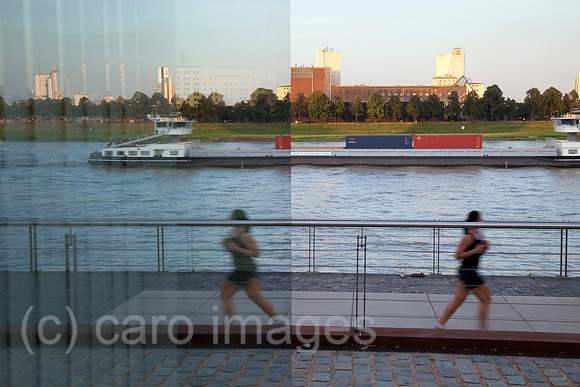 00X100820D049CARO.JPG