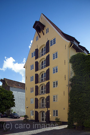 00P060525D049CARO.JPG