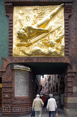 00P060526D011CAROE.JPG