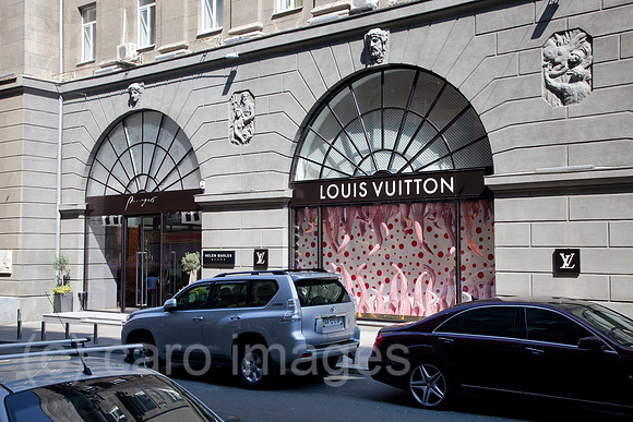 00X120826D075CARO.JPG