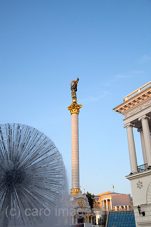 00X120825D065CARO.JPG