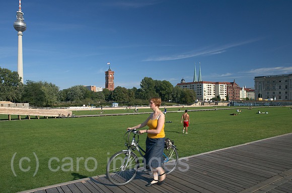 00R090908D023CAROE.JPG