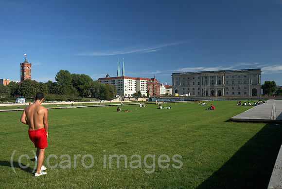 00R090908D029CAROE.JPG