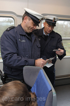 0HX111118D086CARO.JPG