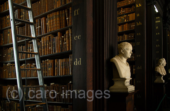 Republik Irland, Dublin - The Long Room (1732), Old Library des Trinity College 1592