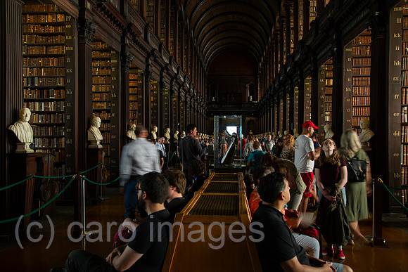 Republik Irland, Dublin - The Long Room (1732), Old Library des Trinity College 1592