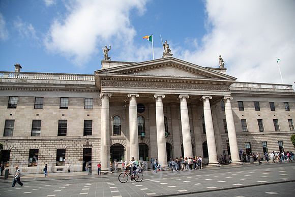 Republik Irland, Dublin - General Post Office (1814) in der O Connell Street, Zentrale von An Post, war zentral beim Aufstand gegen die Briten 1916