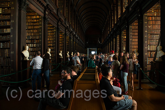 Republik Irland, Dublin - The Long Room (1732), Old Library des Trinity College 1592
