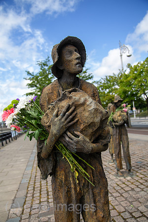 Republik Irland, Dublin - Famine Memorial fuer die 1 Million Opfer der Grossen Hungersnot (1845-1849), ausgeloest durch Kartoffelfaeule
